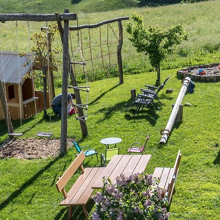 Peterwieshof Funes  Exteriör bild